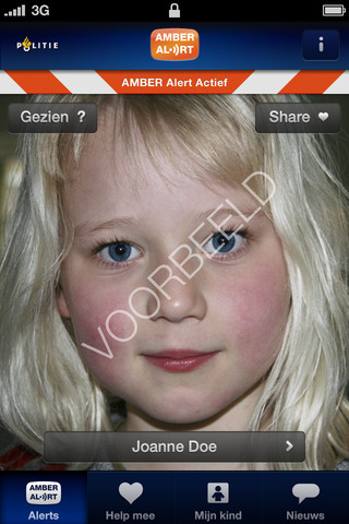Schermafdruk van de AMBER Alert-app van de politie met de melding ‘AMBER Alert Actief’ en een voorbeeldfoto van een blond meisje met het watermerk ‘Voorbeeld’. Er staan knoppen voor ‘Gezien?’ en ‘Share’.