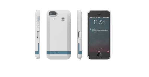 Het witte Whistl-hoesje met blauwe strepen van Lifeshel op een iPhone, van achteren, opzij en van voren, met een melding van Lifeshel op het vergrendelscherm.