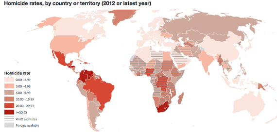 Wereldkaart “Homicide rates, by country or territory (2012 or latest year)” waarin landen met meer moorden per 100.000 inwoners donkerder rood zijn, met de hoogste cijfers in Midden- en Zuid-Amerika en zuidelijk Afrika.