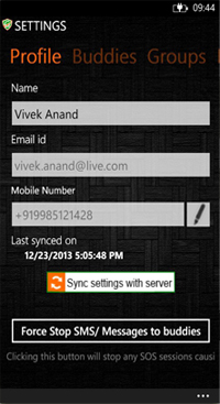 Instellingenscherm van de app Guardian op een Windows-telefoon, met het tabblad Profile waarin naam, e-mailadres en mobiel nummer worden ingevuld. Onderaan knoppen “Sync settings with server” en “Force Stop SMS/ Messages to buddies”.
