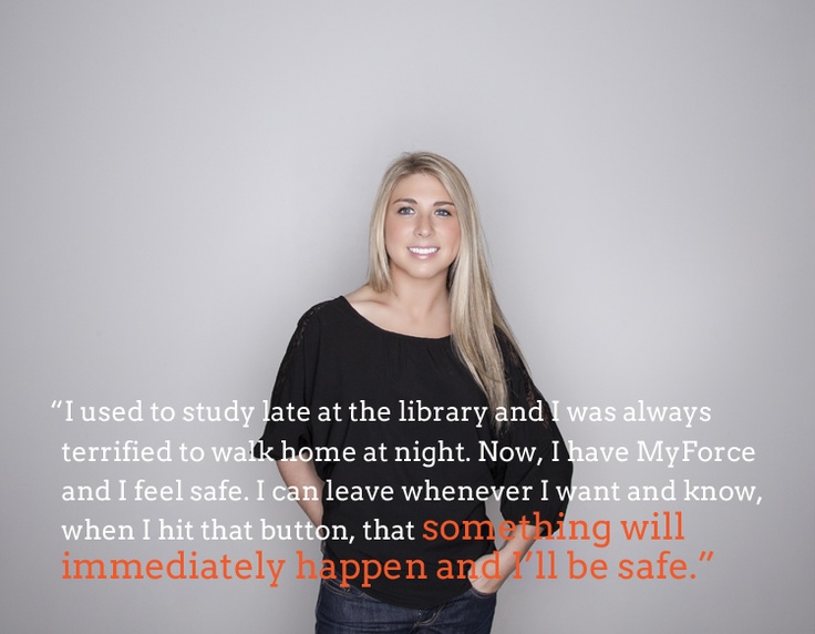 Portret van een jonge vrouw, volgens het bijschrift Rachel, met een citaat dat ze vroeger bang was om ’s avonds van de bibliotheek naar huis te lopen en zich met MyForce veilig voelt.