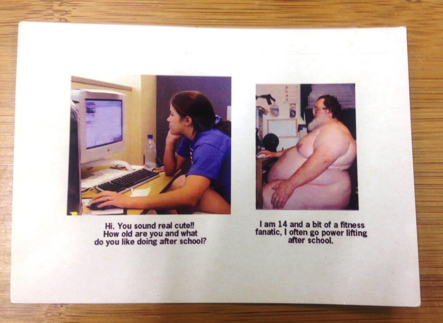 Voorlichtingskaart over misleiding bij online chatten: links een meisje achter een computer met de tekst “How old are you and what do you like doing after school?”, rechts een oudere, ontblote man achter een computer met de tekst “I am 14 and a bit of a fitness fanatic”.