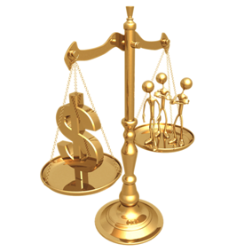 Gouden weegschaal met aan de ene kant een dollarteken en aan de andere kant drie poppetjes.