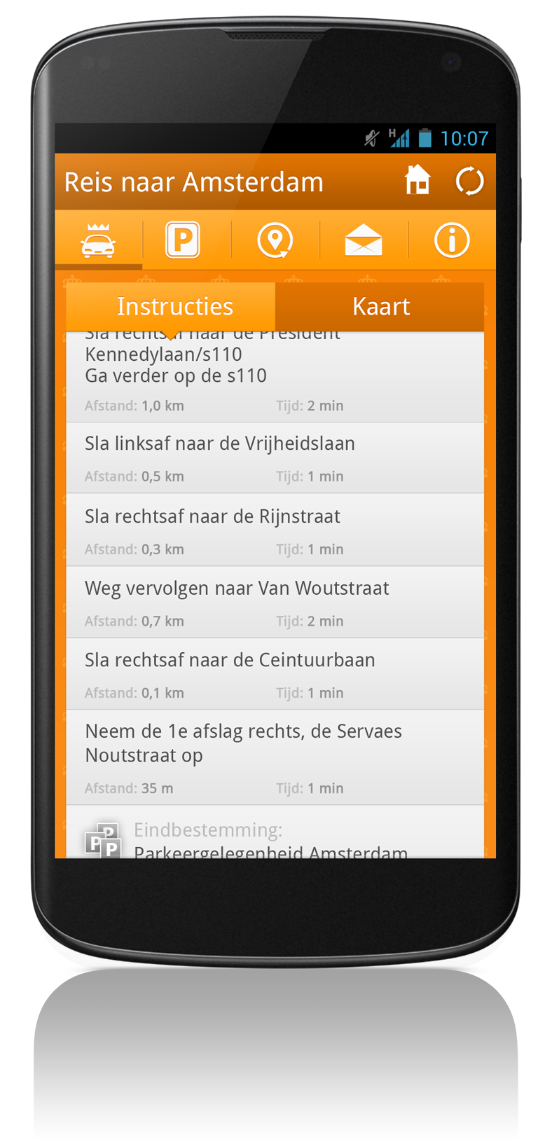 Android-telefoon met de oranje app ‘Reis naar Amsterdam’ die stap voor stap routeaanwijzingen geeft, met als eindbestemming een parkeergelegenheid in Amsterdam.
